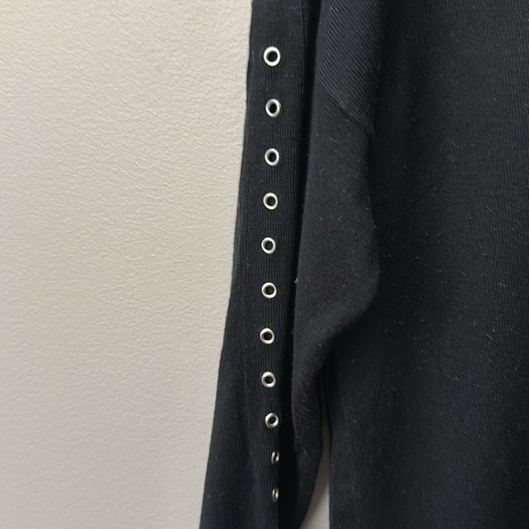 Magnolia Grace, Waldo Grommet Detail Pullover, Black, Size Large - Picture 3 of 6